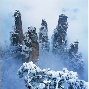 單獨(dú)成團(tuán)O線：（張家界溫泉休閑線路）張家界、天子山、寶峰湖/黃龍洞、鳳凰古城 江埡溫泉/萬福溫泉 五日游
